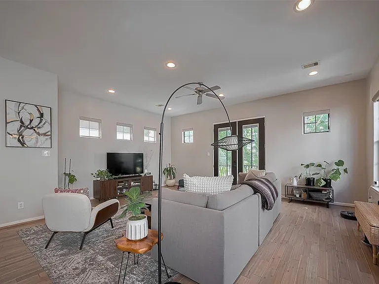 3940 Feagan St — Photo 11