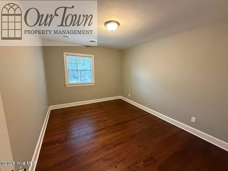 1711 Meadowbrook Ln W — Photo 7