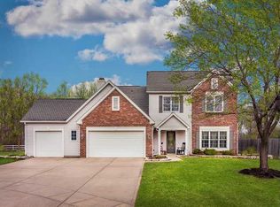 1236 E Beacon Ct, Carmel, IN 46032