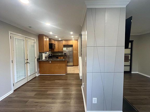 2nd image of 6073 Deer Hill Ct