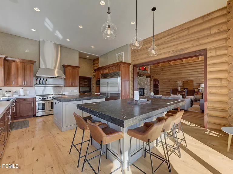 715 Aspen Ln — Photo 21