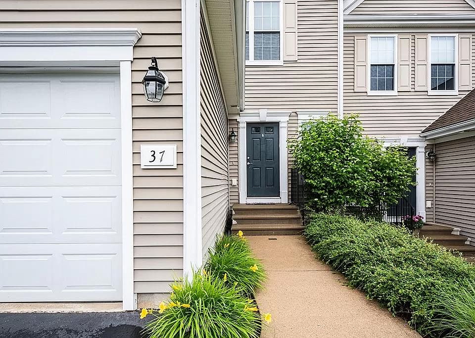 1st image of 37 Daffodil Ct