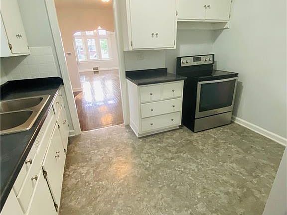 3rd image of 1301 N Euclid Ave