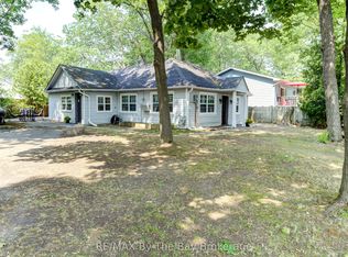 110 24th St N, Wasaga Beach, ON L9Z2E7