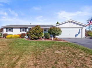 3 Markie Dr E, Rochester, NY 14606