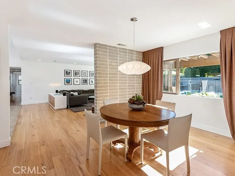 22526 Friar St — Photo 4