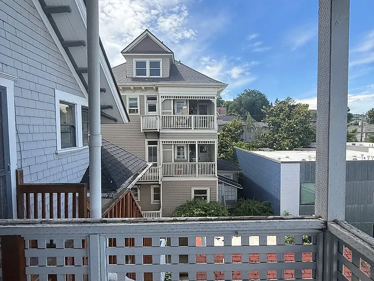Nw 24th & Irving — Photo 13