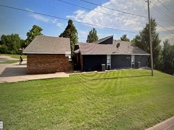 2902 NW 46th St, Lawton, OK 73505