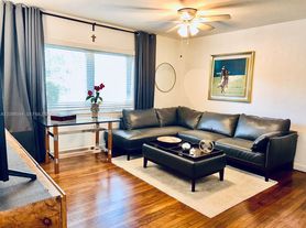 5531 SW 78th St, Miami, FL