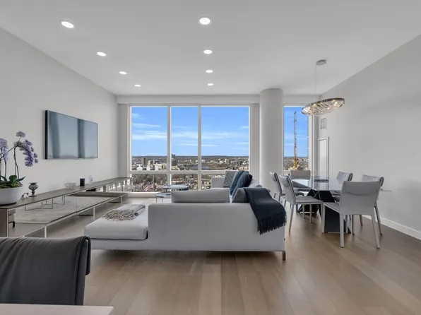 188 Brookline Ave Unit 27E, Boston, MA 02215