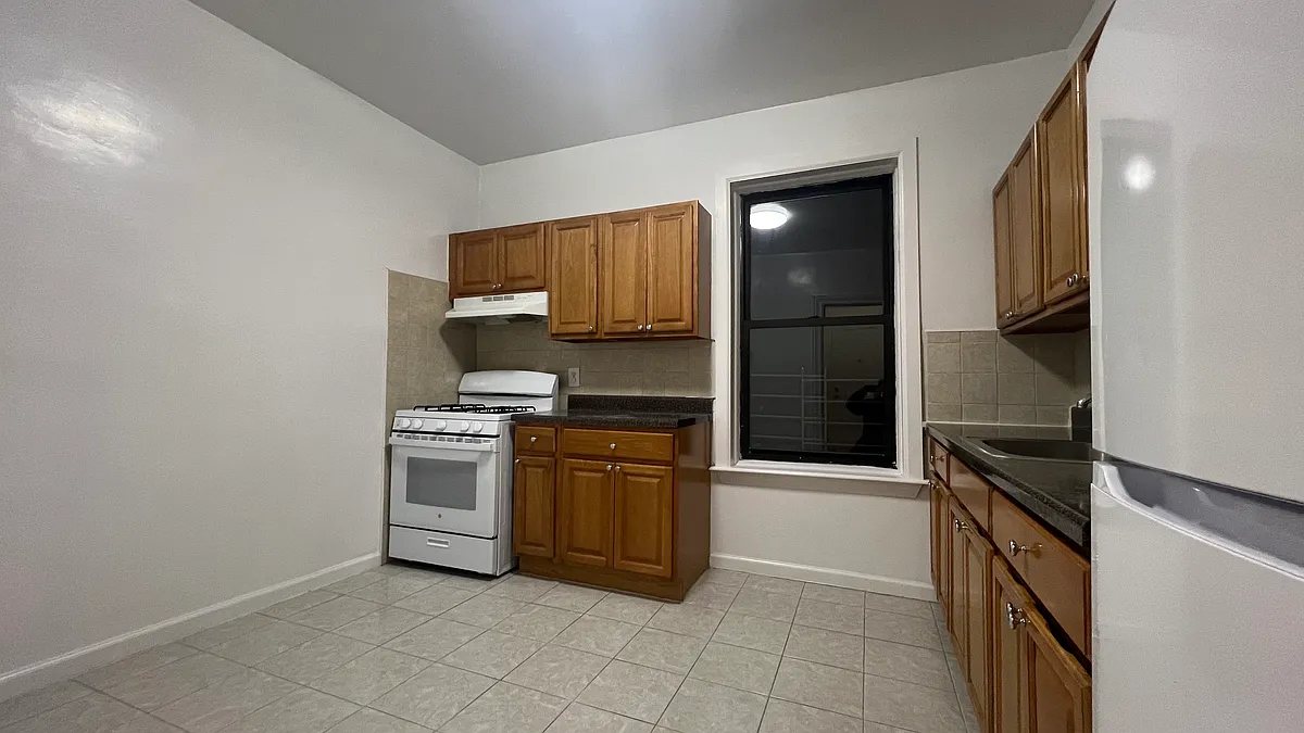 Building Photo - 4235 159th St #2C
