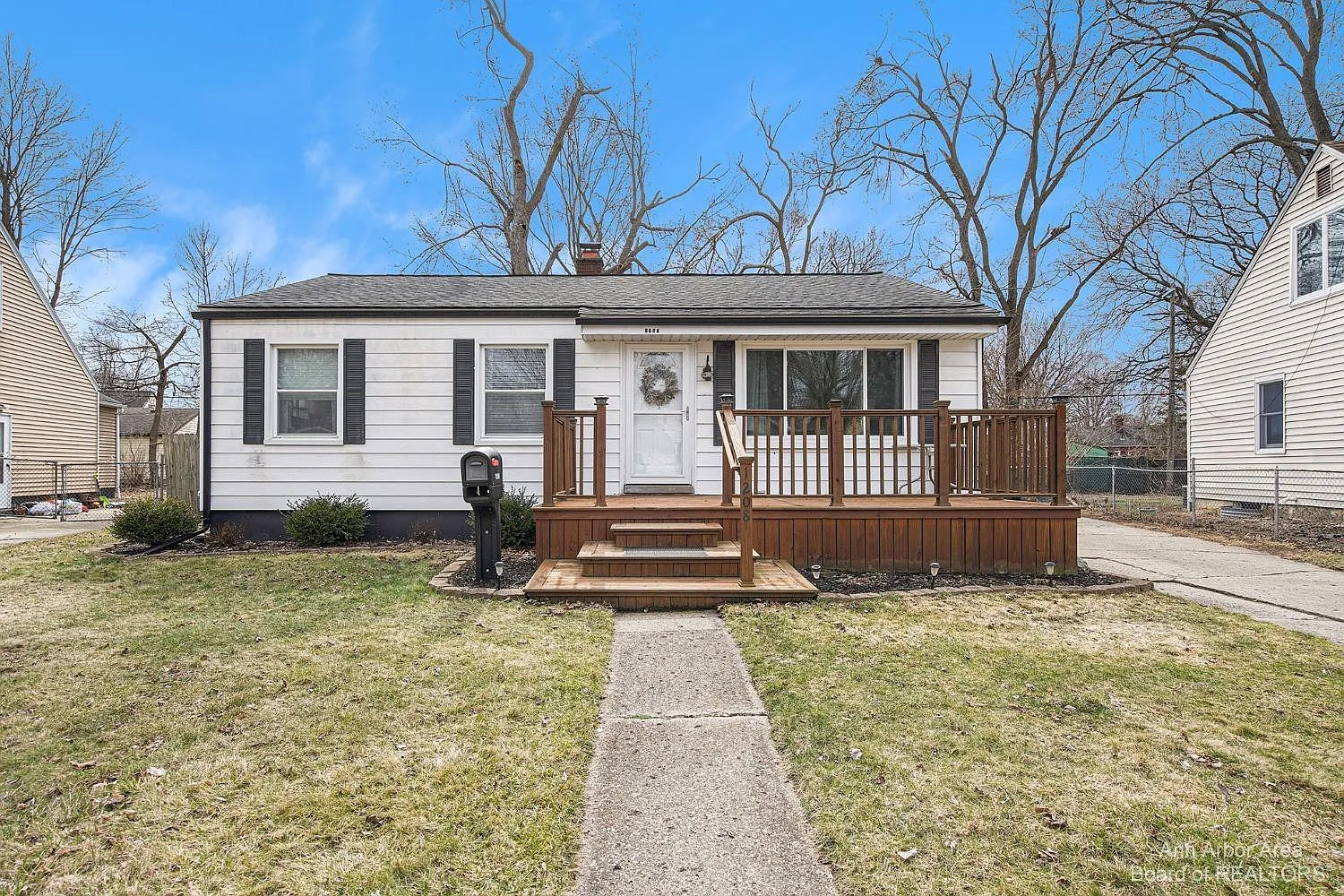 1208 Lester Ave photo 1