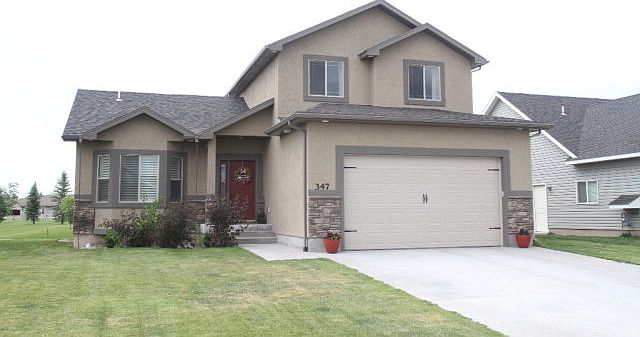 1st image of 347 N Pointe Dr