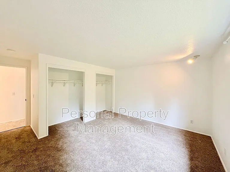 1410 NE 72nd St #3 — Photo 18