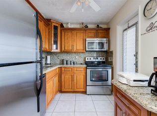 1000 NE 14th Ave APT 305, Hallandale Beach, FL 33009