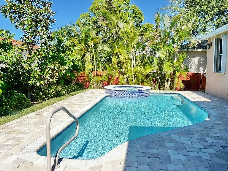 264 Castaways St — Photo 15