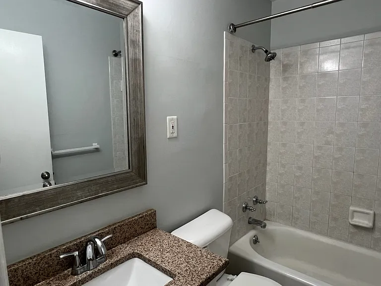 1502 Lynn Way — Photo 24