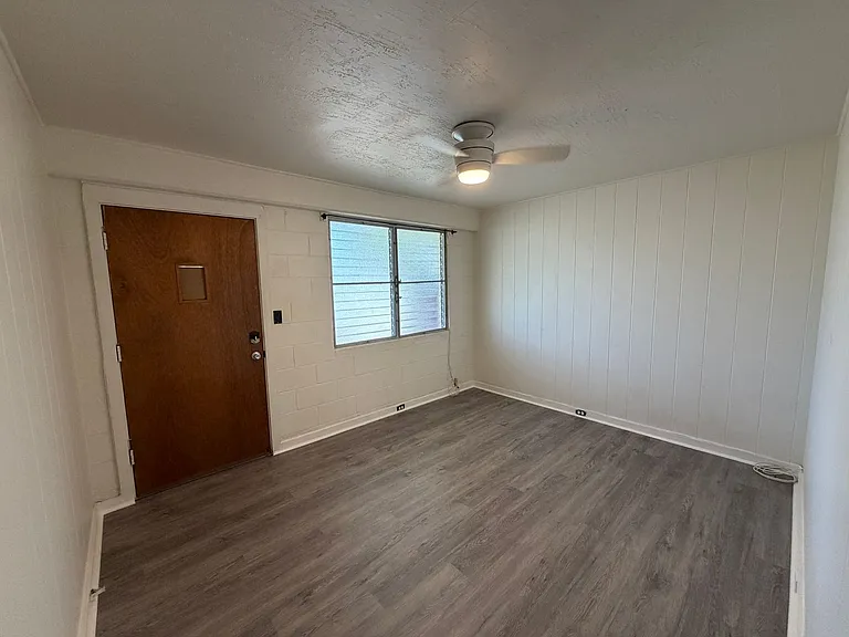 2750 Date St — Photo 2
