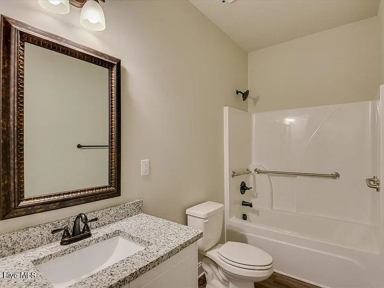 544 Hardy Point — Photo 18