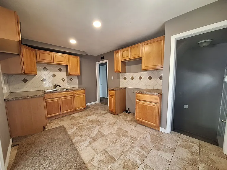 4146 University Pl — Photo 2