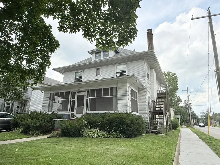 522 E Chestnut St — Photo 1