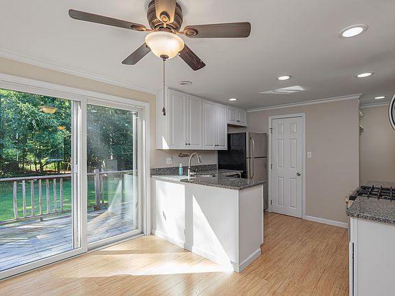 3rd image of 6 Auburn Street #1