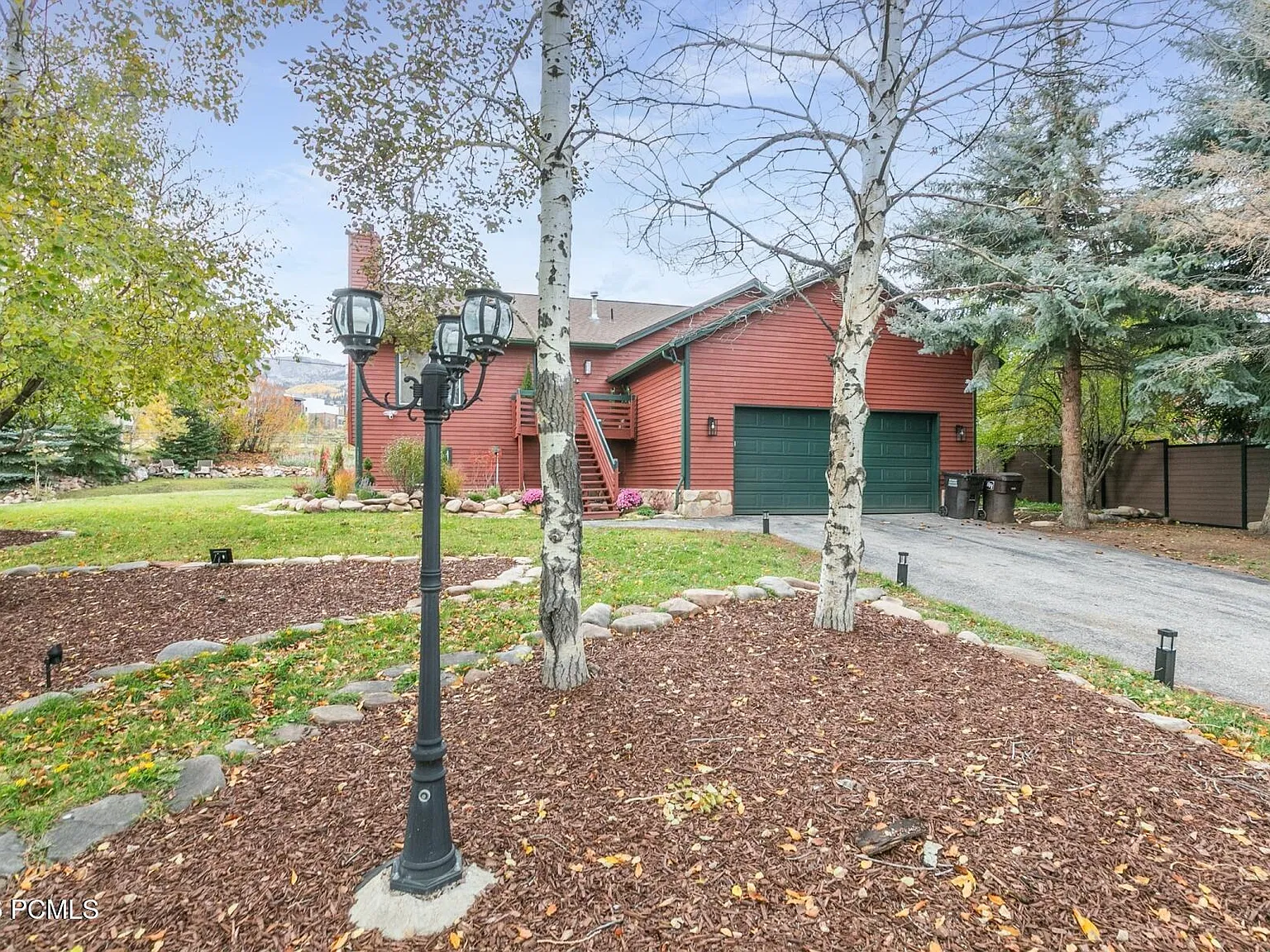 4 bed, 3.0 bath, 2696 sqft, $7,800 — Photo 1