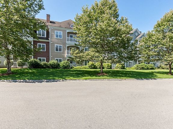 2nd image of 5 Woodman Way Unit 302