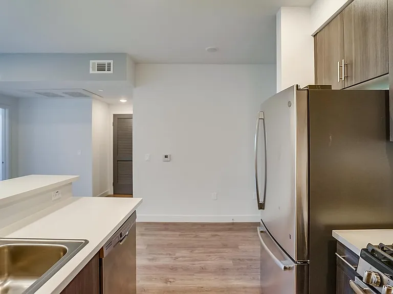 6015 Woodman Ave #206 — Photo 19