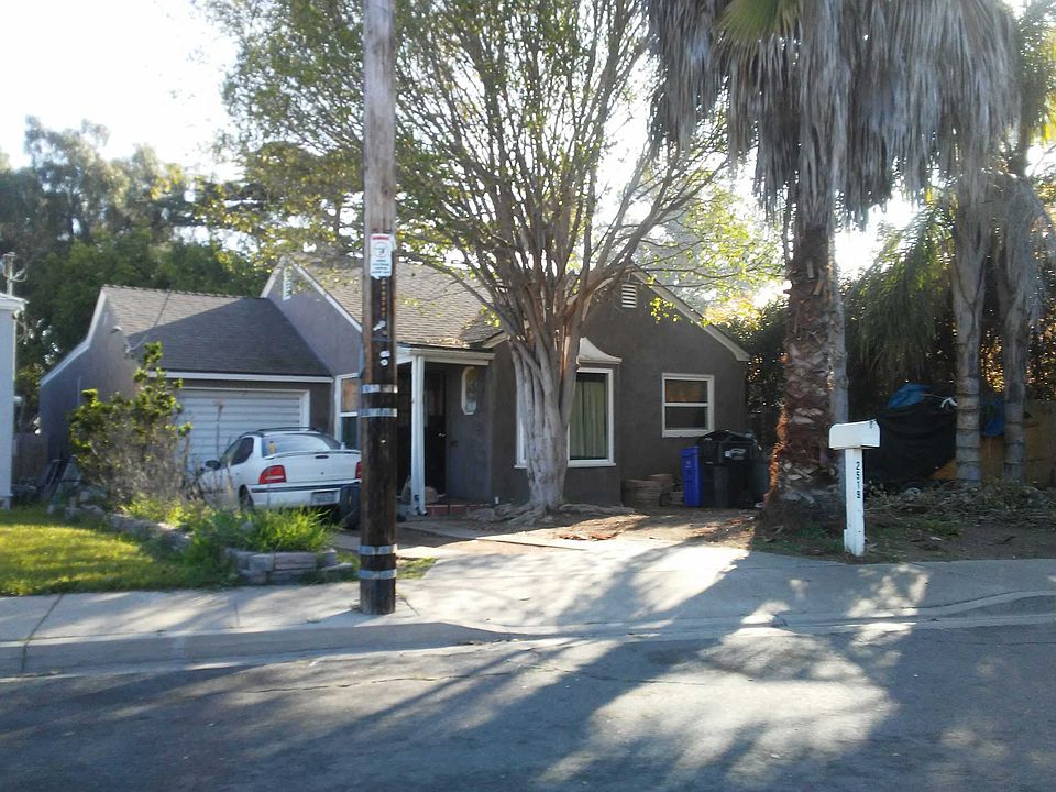 2nd image of 2519 Violet St