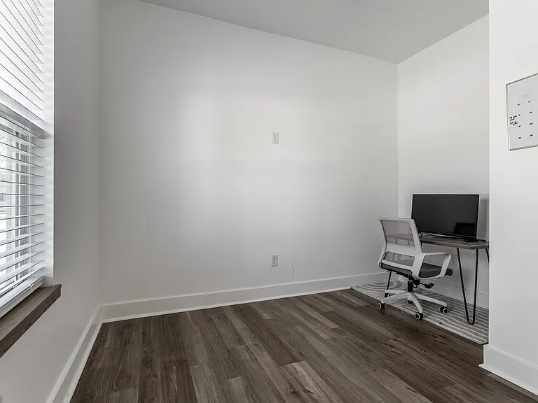 644 N Tacoma Ave — Photo 22
