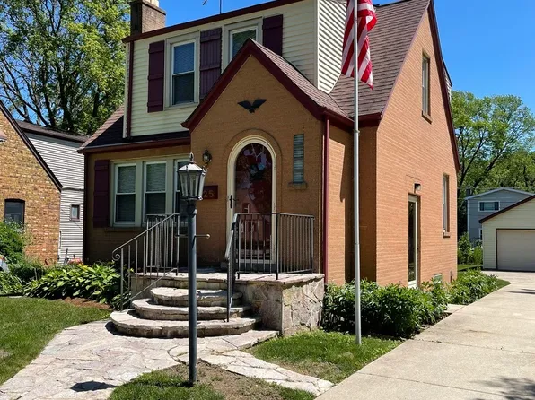 325 Columbia Ave, Des Plaines, IL 60016