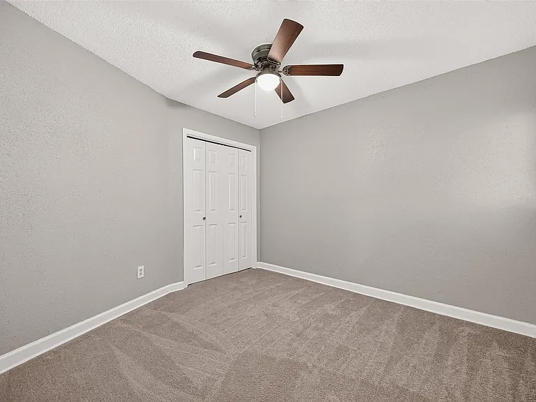 14306 River Glen Dr — Photo 17