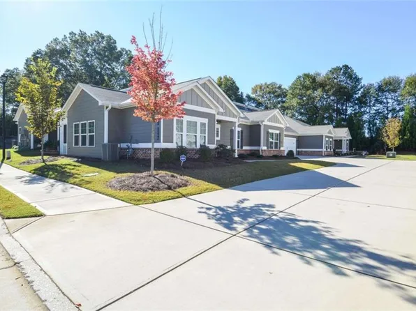 2562 Rathburn Cir, Loganville, GA 30052
