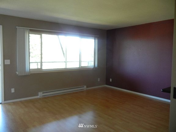 4th image of 1902 S Yakima Avenue #8