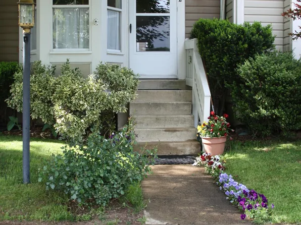7302 Eastgate Ln, Alexandria, VA 22315