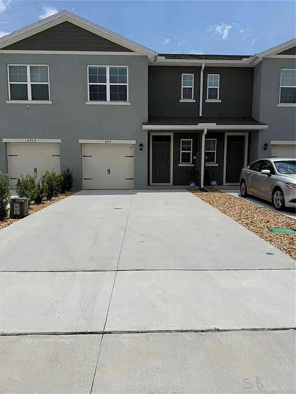 3 bed, 2.5 bath, 1886 sqft, $2,000 — Photo 1