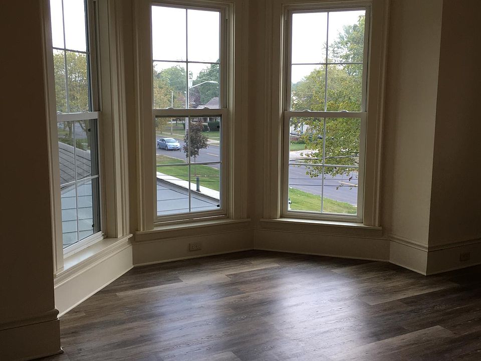 1st image of 418 1/2 W Herrick Ave