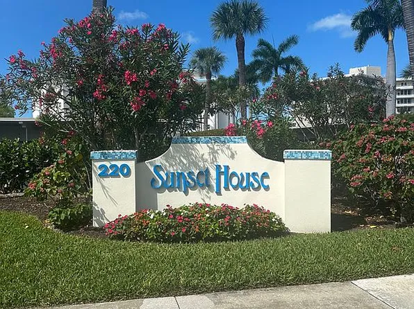 220 Seaview Ct APT 202, Marco Island, FL 34145