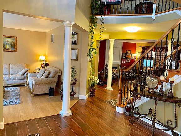 5th image of 2366 Forest Cir