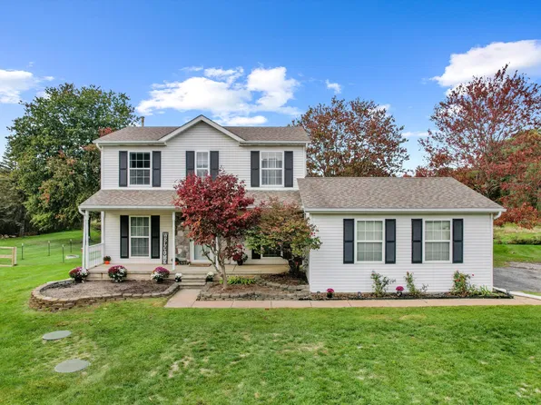 57670 Apple Ln, New Hudson, MI 48165