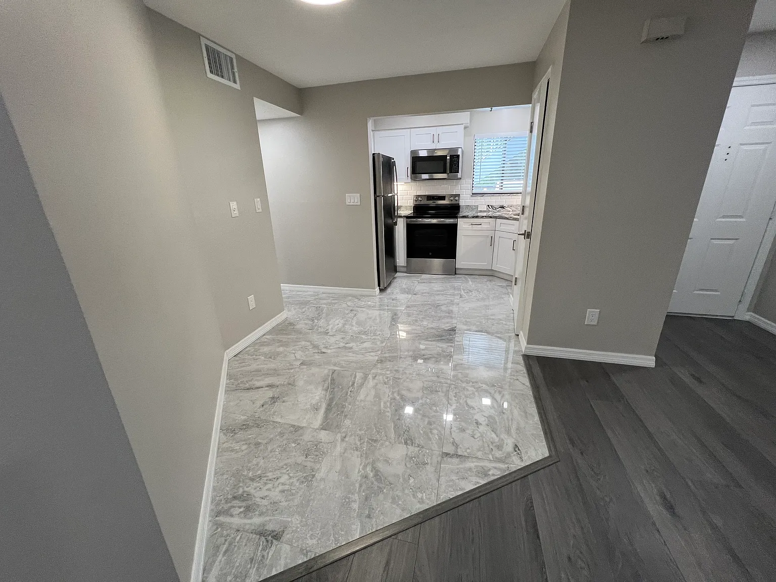 2 bed, 925 sqft, $1,700 — Photo 3