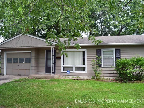 2228 SE Swygart St, Topeka, KS 66605