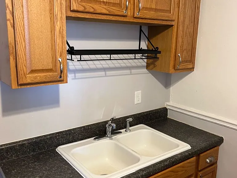 117 S Stafford Ave — Photo 3
