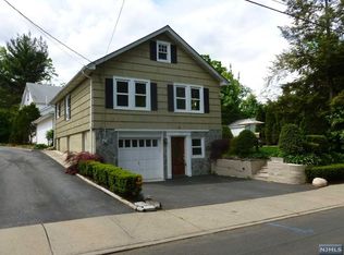 6 Somerville Rd, Ridgewood, NJ 07450