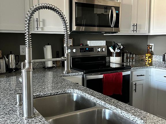 2nd image of 70 Moon Rock Ct