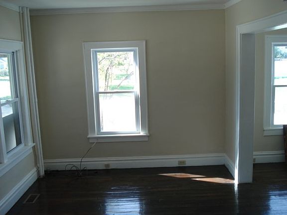 5th image of 1037 Beard St #1
