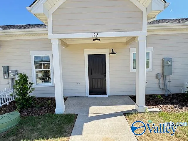 1 bed, 1.0 bath, 702 sqft, $1,195 — Photo 2