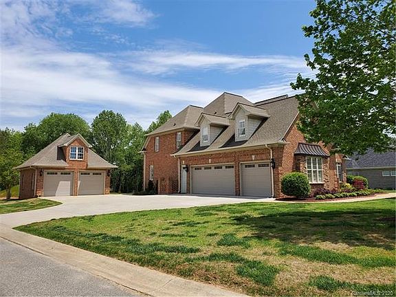 2nd image of 312 Wintergreen Ct #69