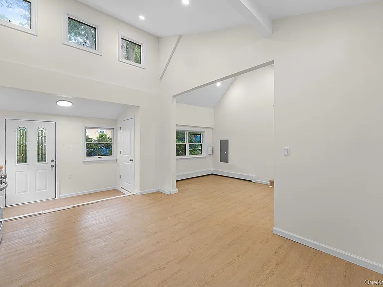 241 Pawnee Ave — Photo 6